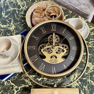 đồng hồ để bàn trang trí