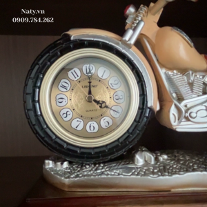 đồng hồ để bàn trang trí